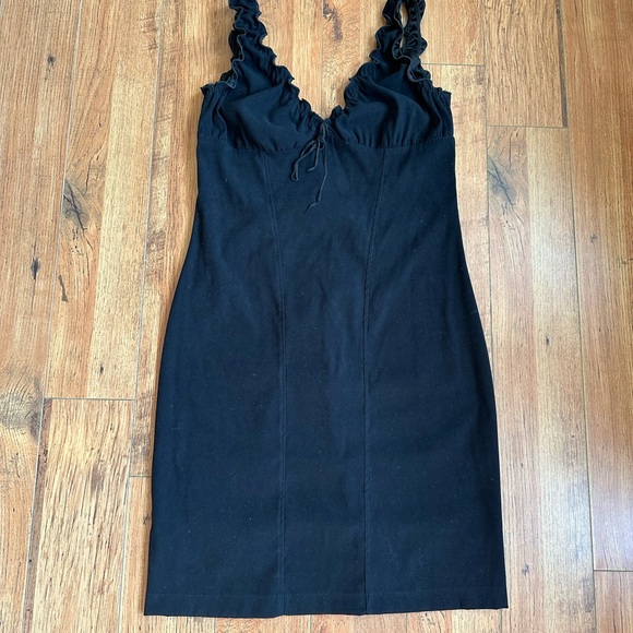 Beautiful black dress - Picture 2 of 11